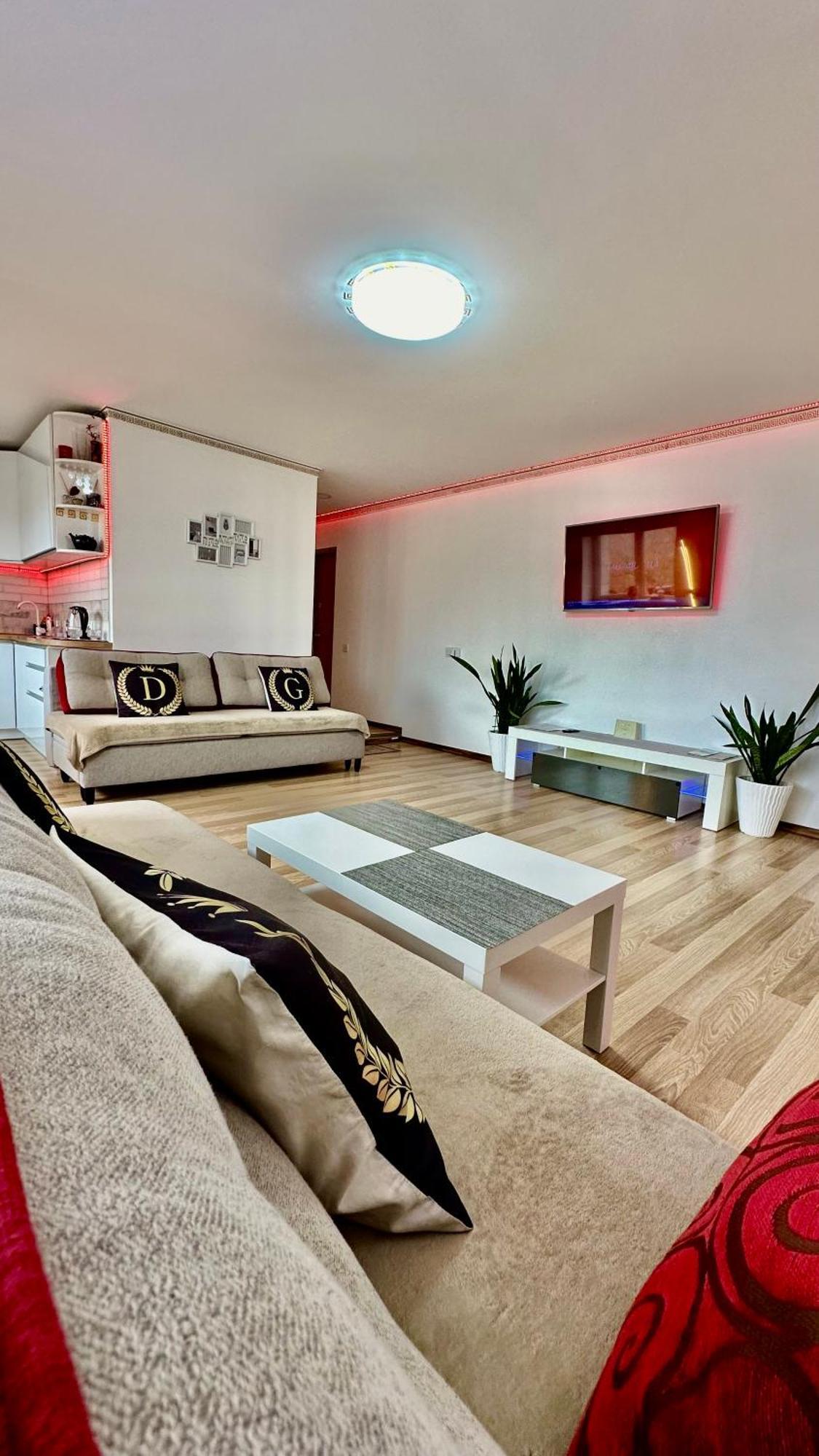 Neriesapartment No.2 Bedrooms Modern Suite In Centrum パランガ エクステリア 写真