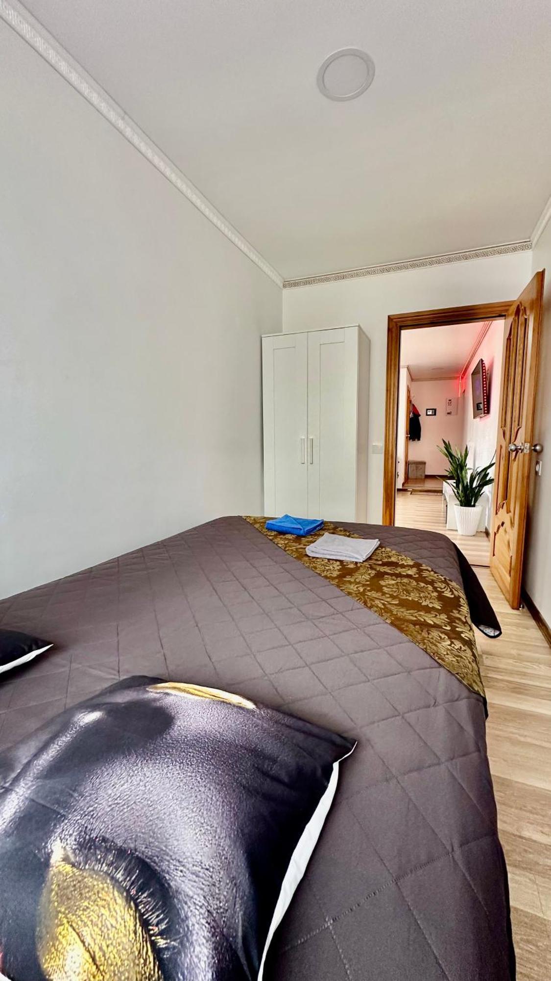 Neriesapartment No.2 Bedrooms Modern Suite In Centrum パランガ エクステリア 写真